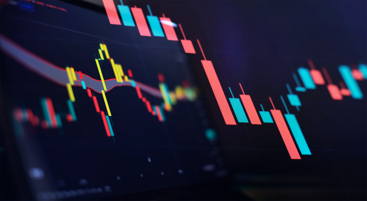 Zoomed view of candlestick chart showing bearish trend used in top down analysis forex strategy.