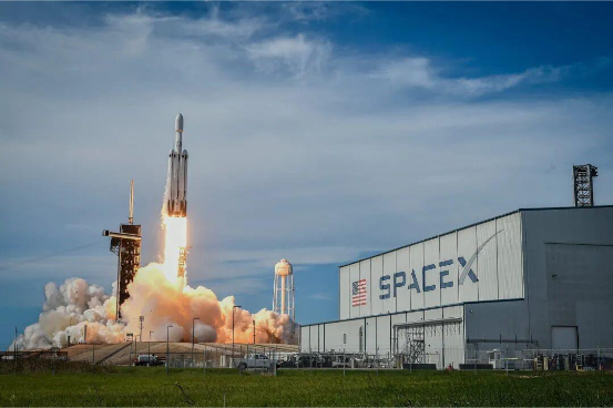 SpaceX估值或飙升至8000亿美元，目标明年进行IPO，将成史上最大IPO之一